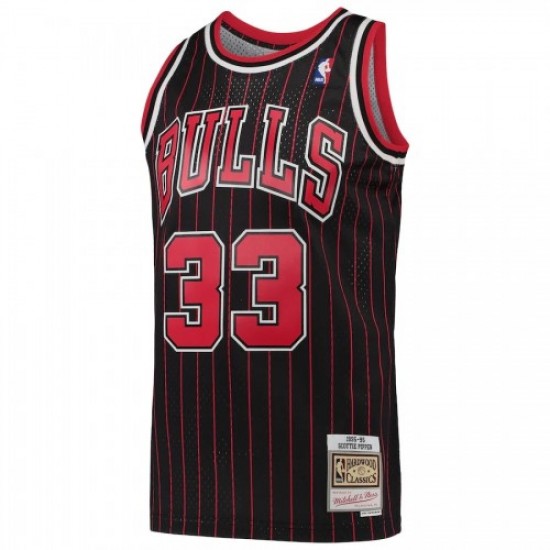 Men's Chicago Bulls Scottie Pippen #33 Throwback Mitchell & Ness Black Hardwood Classics 95-96 Swingman Jersey