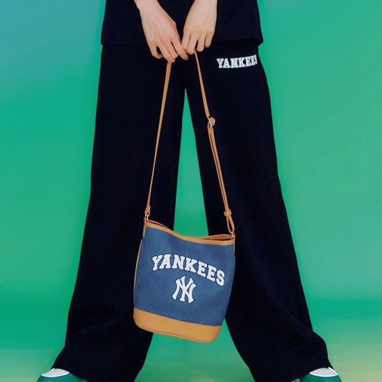 Varsity Basic Canvas Bucket Bag NEW YORK YANKEES