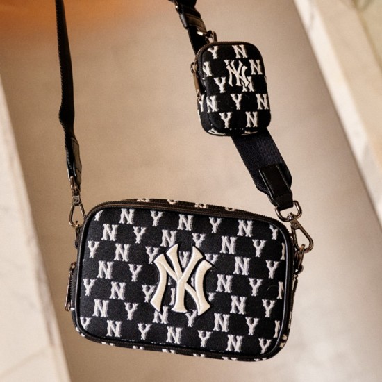 MONOGRAM JACQUARD MINI CROSS BAG NEW YORK YANKEES